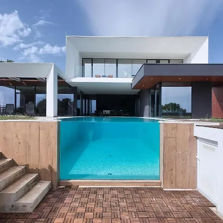 別荘 Mit Privatpool Fuer 10 Personen Ca 250 Qm In Liznjan, Istrien Suedkueste Von Istrien *