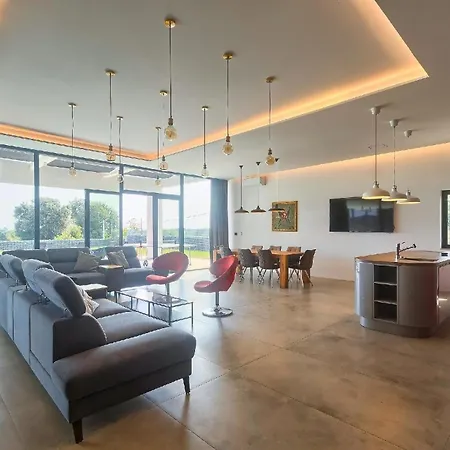 Mit Privatpool Fuer 10 Personen Ca 250 Qm In Liznjan, Istrien Suedkueste Von Istrien Liznjan