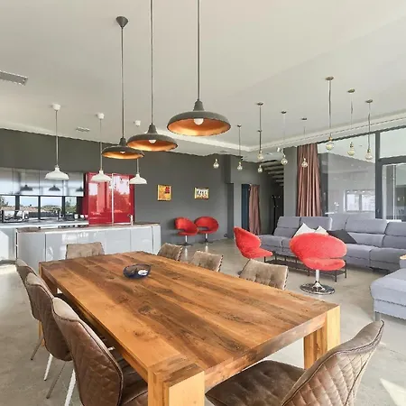 Mit Privatpool Fuer 10 Personen Ca 250 Qm In Liznjan, Istrien Suedkueste Von Istrien Holiday home *